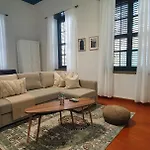 Tatil Evi Phaedrus Living: Cozy Down Town House Aischylou *
