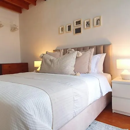 Phaedrus Living: Cozy Down Town House Aischylou Casa vacanze