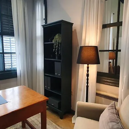 Casa vacanze Phaedrus Living: Cozy Down Town House Aischylou Nicosia