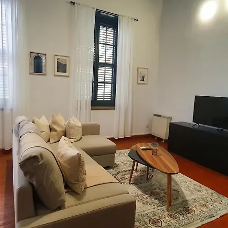 Phaedrus Living: Cozy Down Town House Aischylou * Nicosia